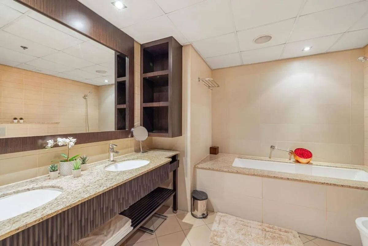 Apartament Anantara Palm Luxury 2Br Suite With Iconic Burj View Dubaj
